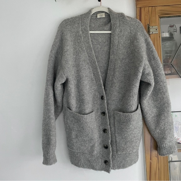 Aritzia Chunky Knit Button Down Cardigan - Picture 2 of 8